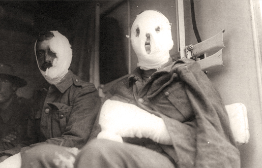 Wounded Canadians head to England. [PHOTO: ARCHIVES OF ONTARIO—C224-0-0-10-7]